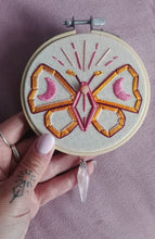 Charger l'image dans la galerie, Coffret Rituel papillon-vulve, reprise de pouvoir et de liberté