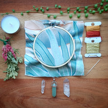 Charger l'image dans la galerie, Coffret SendLight, l'art de se mettre dans SA lumière